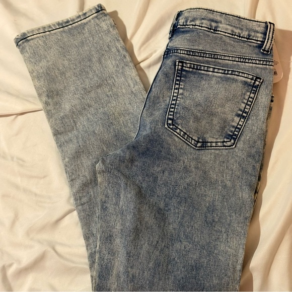 2/$20 Wonder Nation High Rise Acid Wash Jeans - Picture 3 of 6